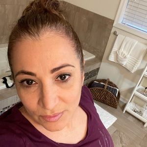 Meet your Posher, Brunilda